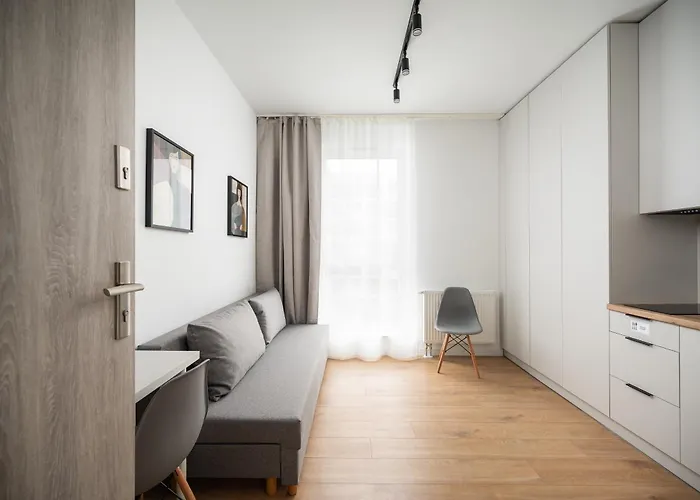 Nowa Praga Modern * وارسو